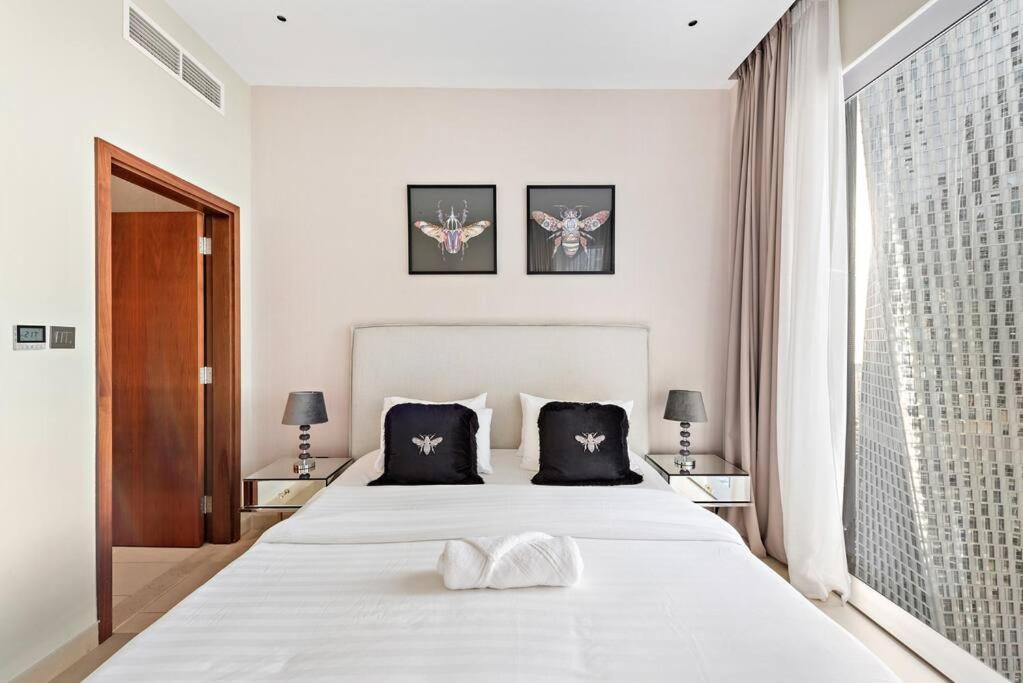 Luxury 2br In Marina Pool Gym Balcony Free Parking Apartment Dubai